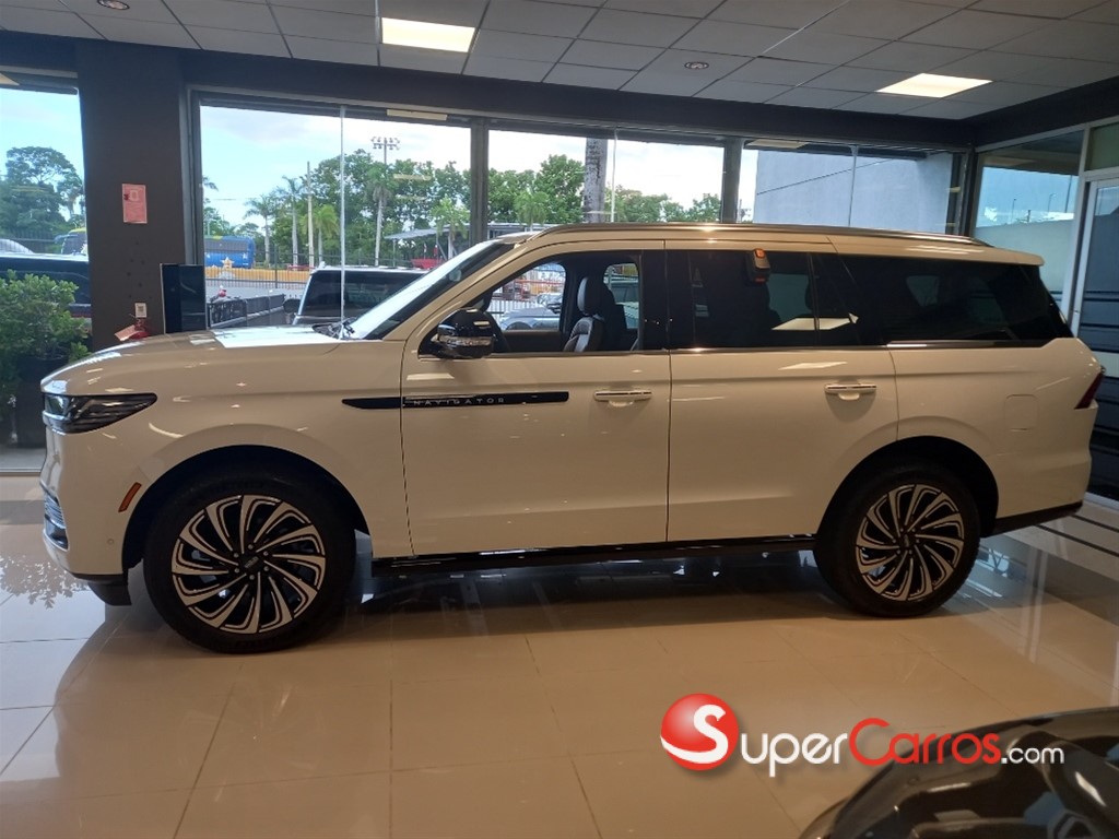 2026 Lincoln Navigator Reserve I — foto 3 / 8