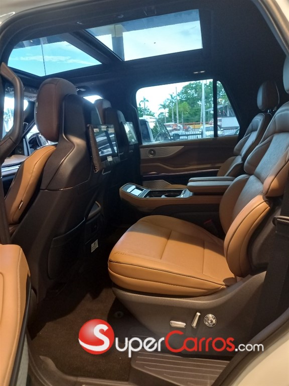 2026 Lincoln Navigator Reserve I — foto 5 / 8