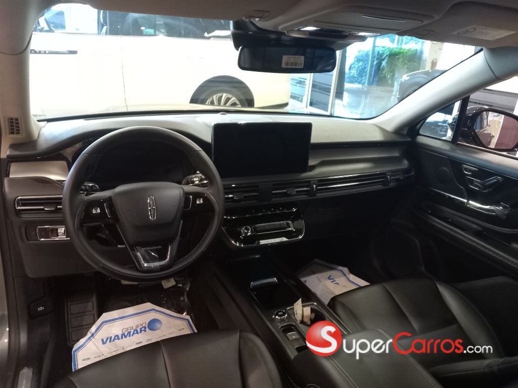 2025 Lincoln Corsair — foto 3 / 8