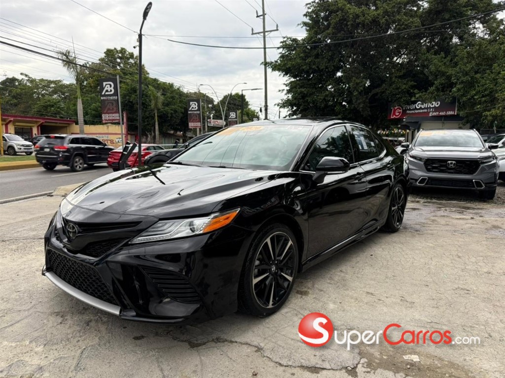 2020 Toyota Camry XSE — foto 2 / 12