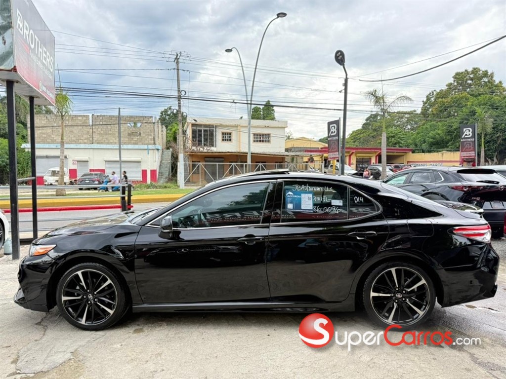 2020 Toyota Camry XSE — foto 8 / 12