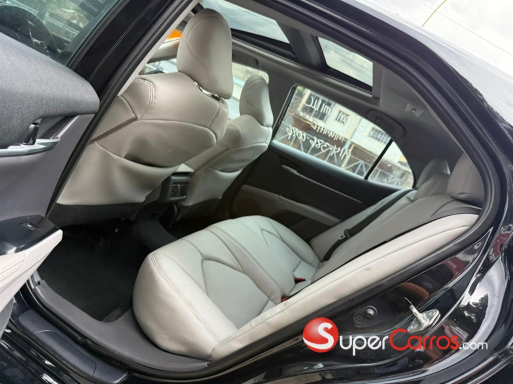 2020 Toyota Camry XSE — foto 9 / 12
