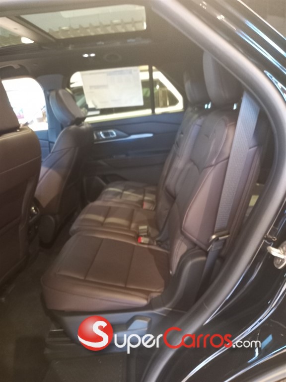 2025 Ford Explorer Platinum — foto 5 / 12