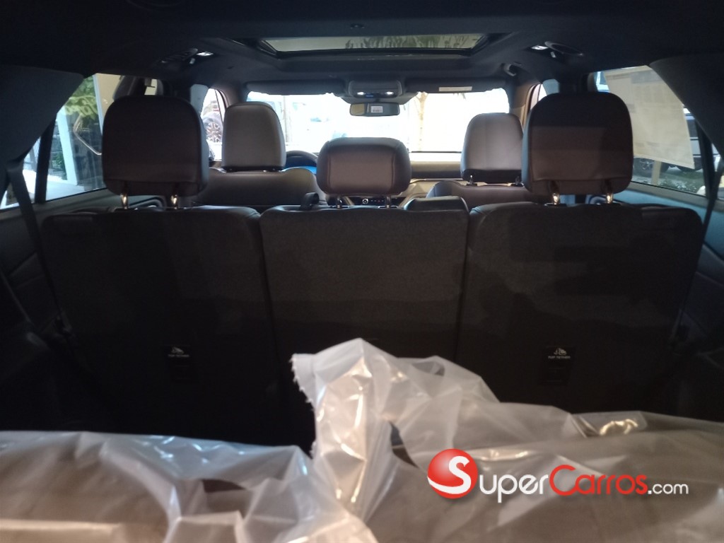 2025 Ford Explorer Platinum — foto 7 / 12