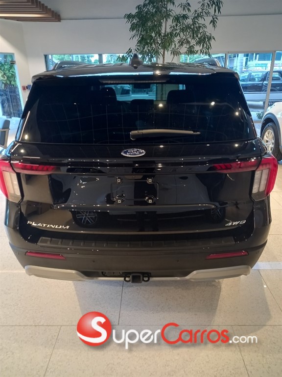 2025 Ford Explorer Platinum — foto 10 / 12