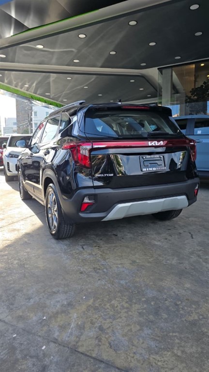 2027 Kia Seltos Luxury — foto 7 / 12
