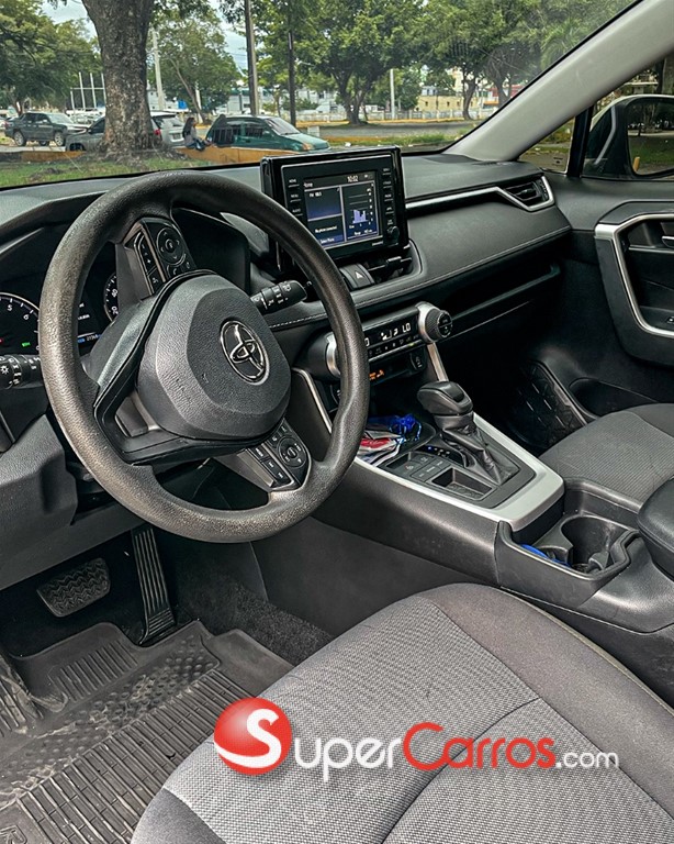 2021 Toyota RAV4 XLE — foto 6 / 9