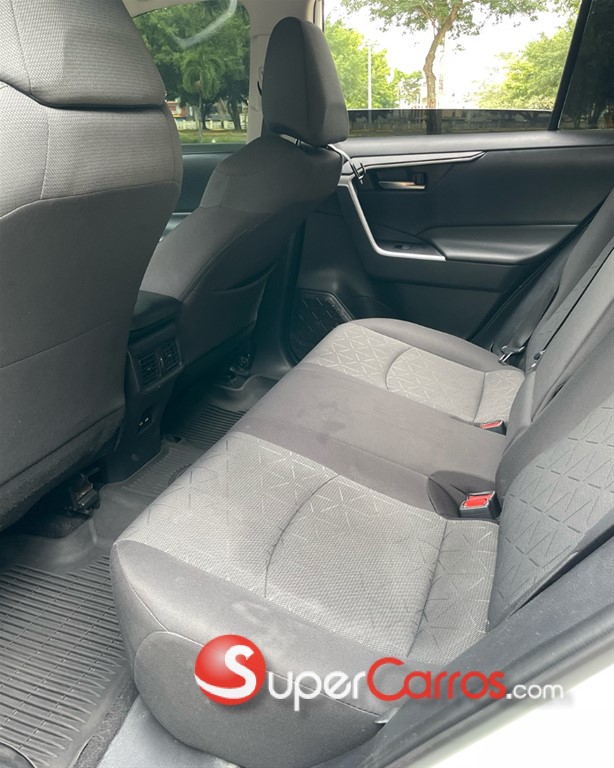 2021 Toyota RAV4 XLE — foto 7 / 9