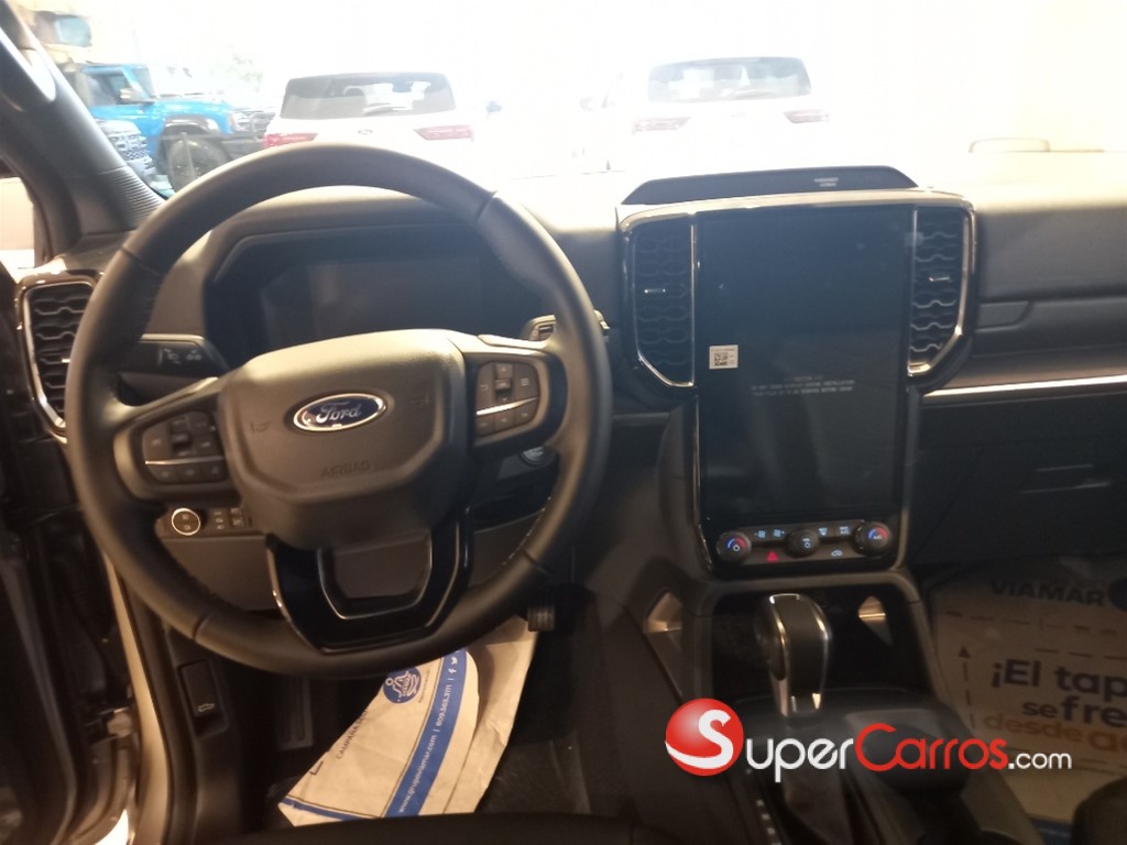 2026 Ford Everest Limited — foto 3 / 9