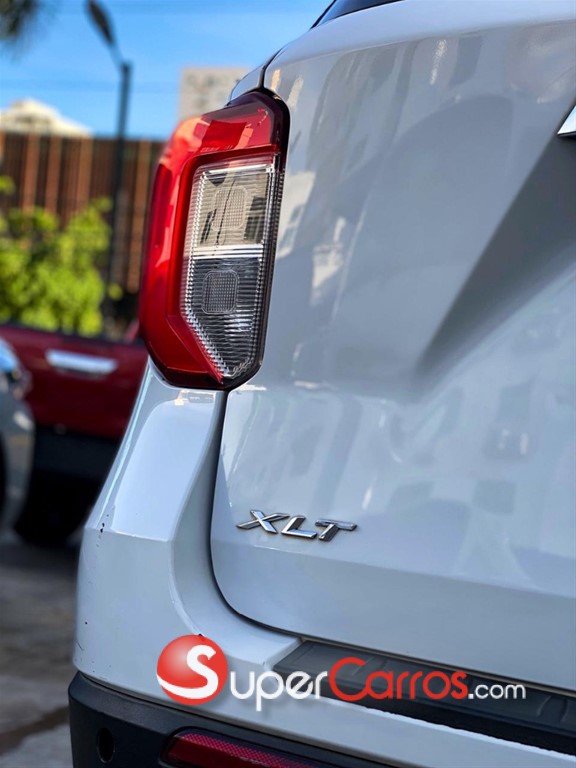 2021 Ford Explorer XLT — foto 12 / 12