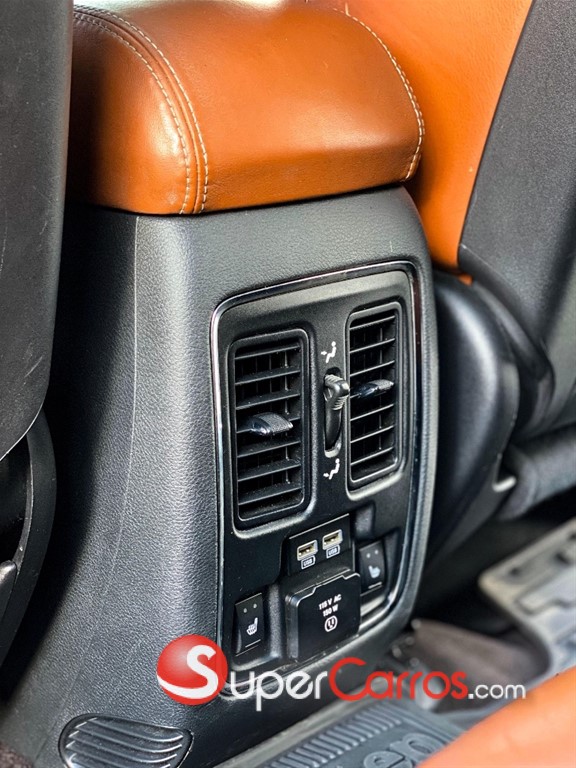 2016 Jeep Grand Cherokee SRT8 — foto 6 / 12
