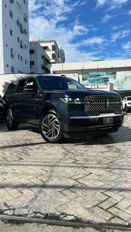 2025 Lincoln Navigator Reserve I — foto 3 / 12