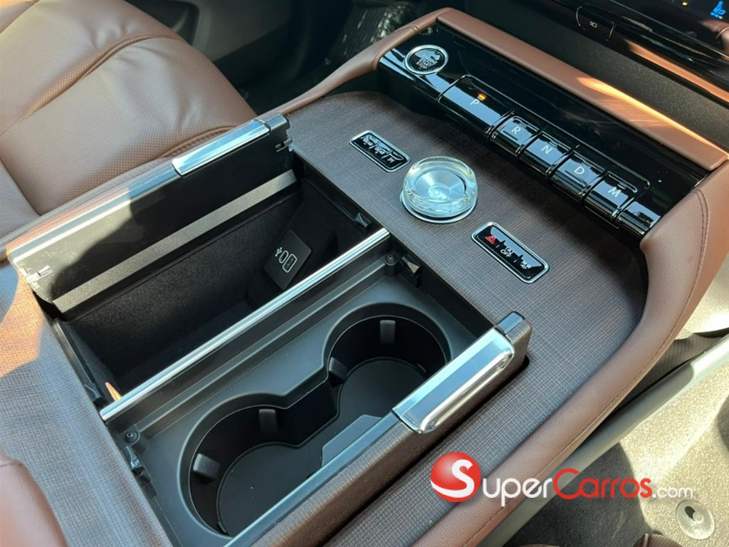 2025 Lincoln Navigator Reserve I — foto 7 / 12