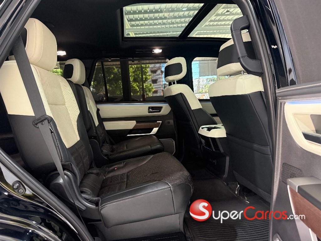 2023 Toyota Sequoia Capstone — foto 4 / 12