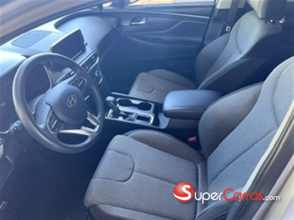 2020 Hyundai Santa Fe SE — foto 3 / 8