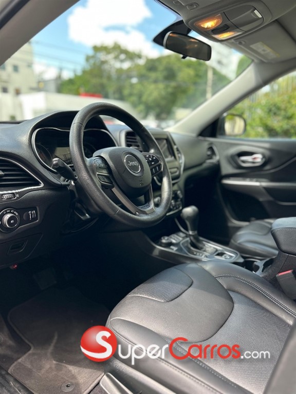 2019 Jeep Cherokee Latitude — foto 6 / 9