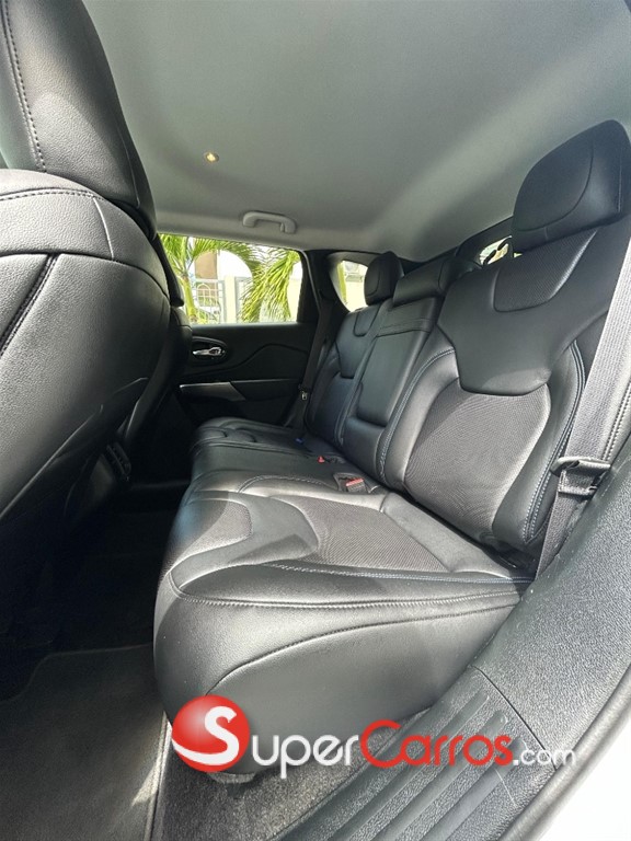 2019 Jeep Cherokee Latitude — foto 9 / 9