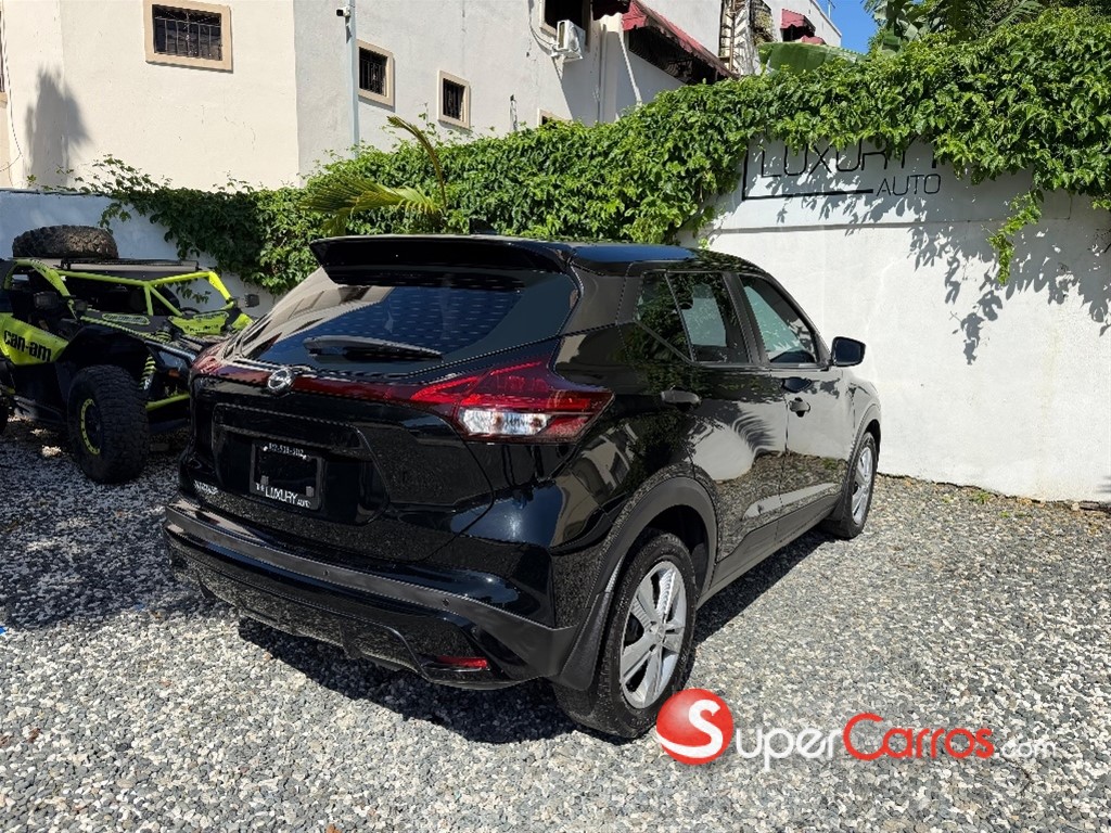 2022 Nissan Kicks SV — foto 4 / 9