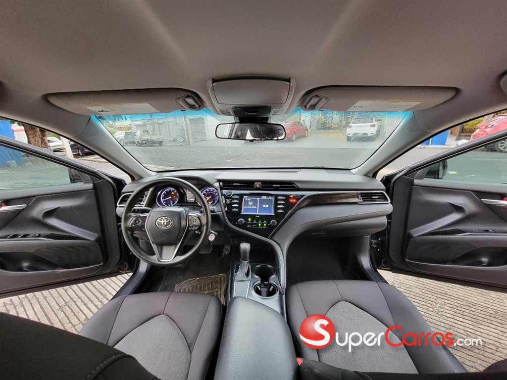 2020 Toyota Camry LE — foto 4 / 8