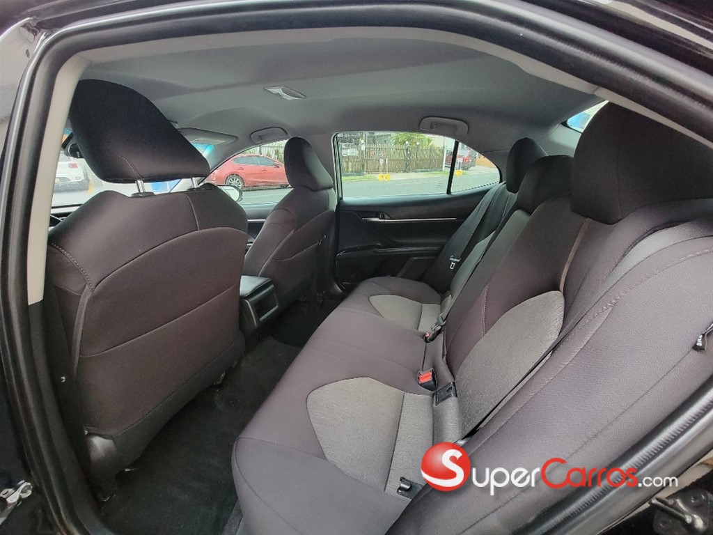 2020 Toyota Camry LE — foto 6 / 8