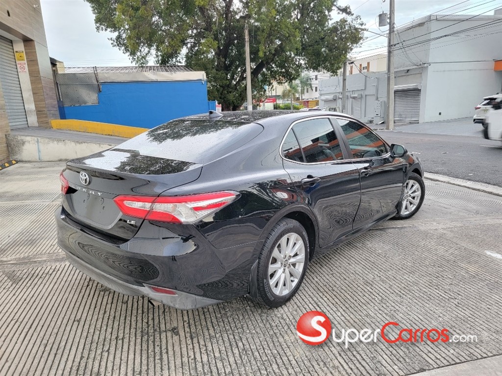 2020 Toyota Camry LE — foto 7 / 8