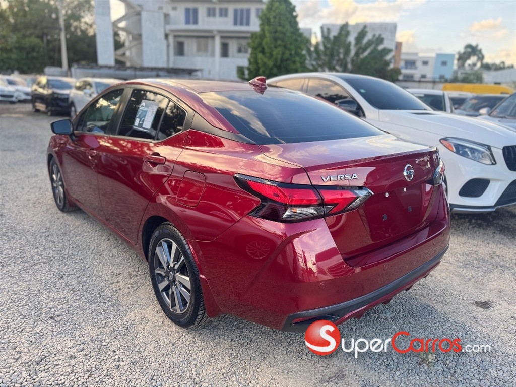 2020 Nissan Versa SV — foto 5 / 11