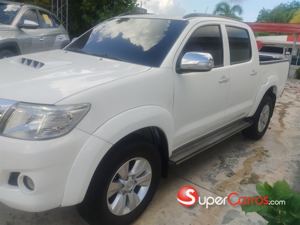 2013 Toyota Hilux SRV — foto 3 / 7