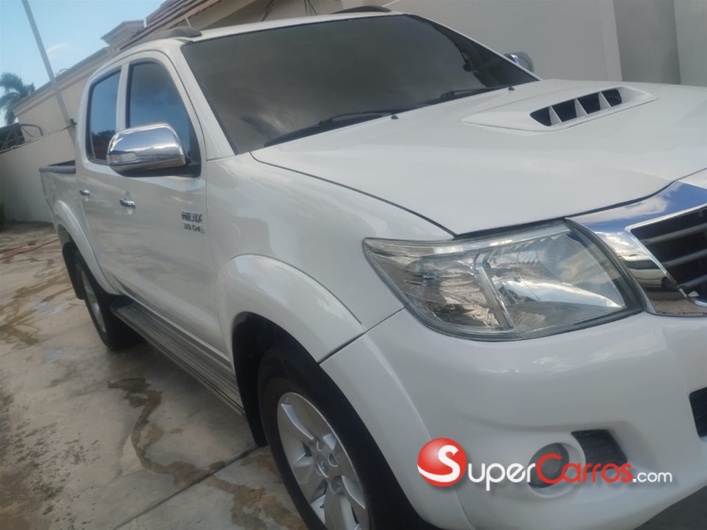 2013 Toyota Hilux SRV — foto 6 / 7