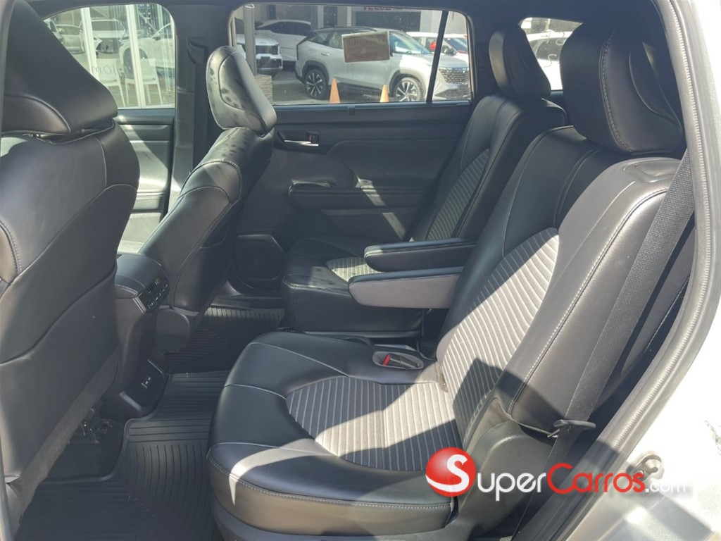 2022 Toyota Highlander XSE — foto 6 / 10