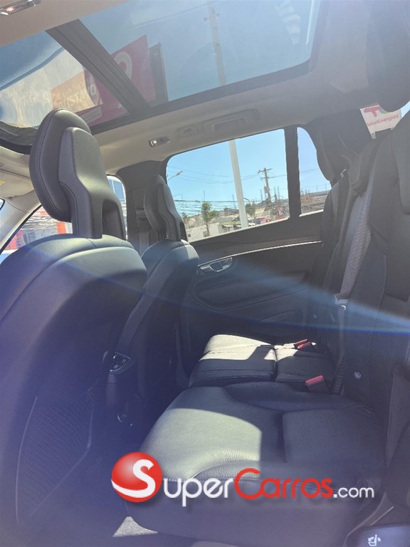 2020 Volvo XC90 Momentum T6 — foto 8 / 8