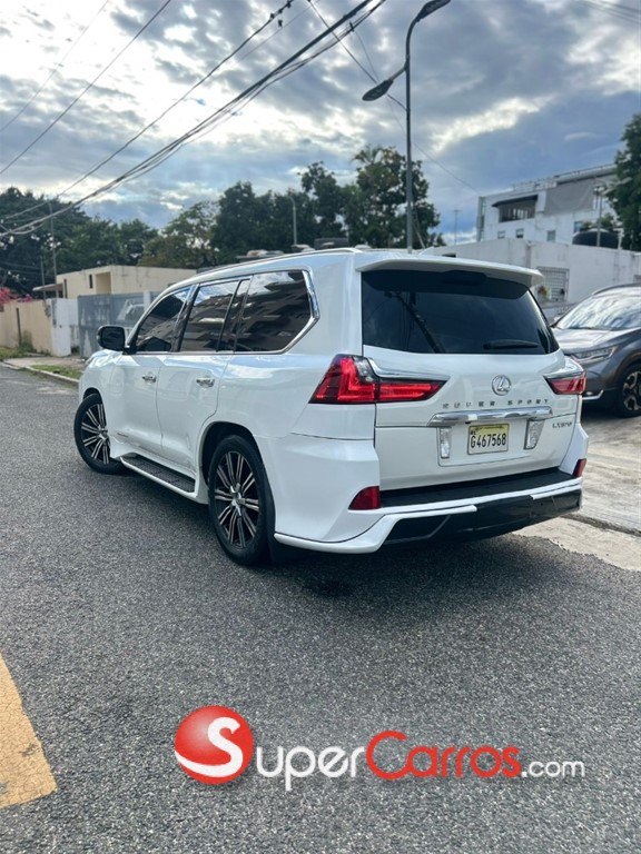 2016 Lexus LX 570 Super Sport — foto 6 / 12
