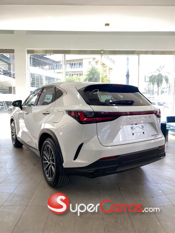 2026 Lexus NX 350 Hybrid — foto 2 / 7