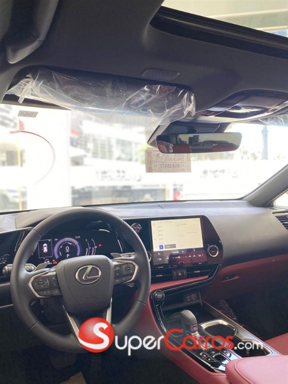 2026 Lexus NX 350 Hybrid — foto 6 / 7