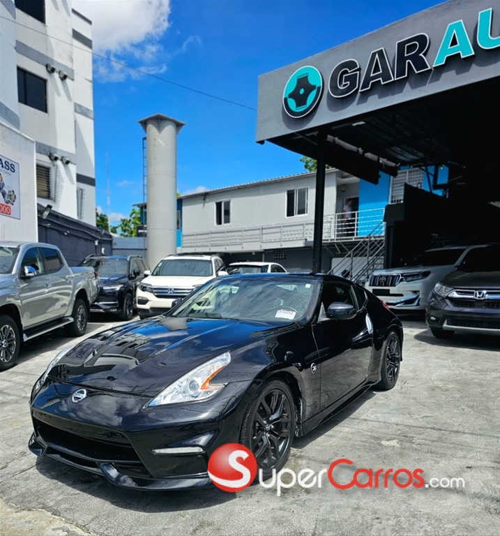2017 Nissan 370-Z Nismo — foto 7 / 12