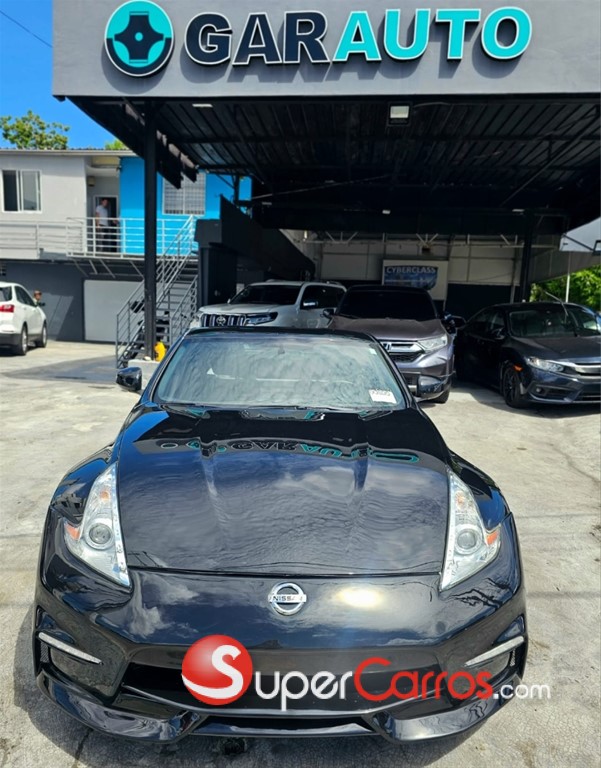 2017 Nissan 370-Z Nismo — foto 9 / 12