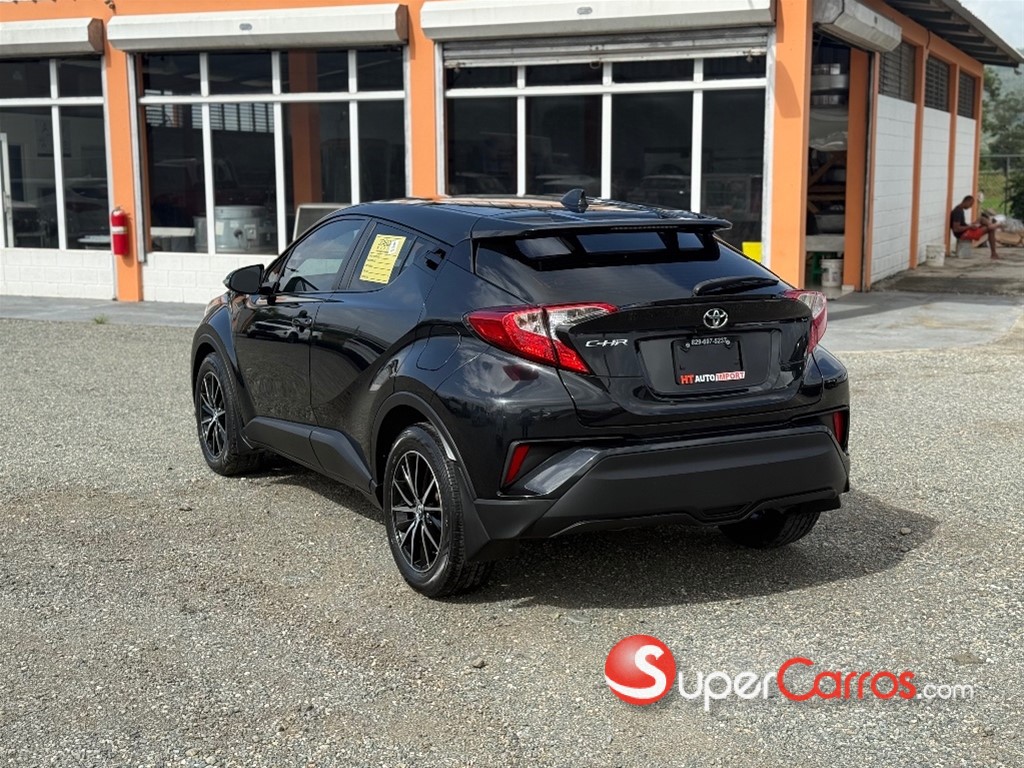 2020 Toyota C-HR — foto 4 / 12