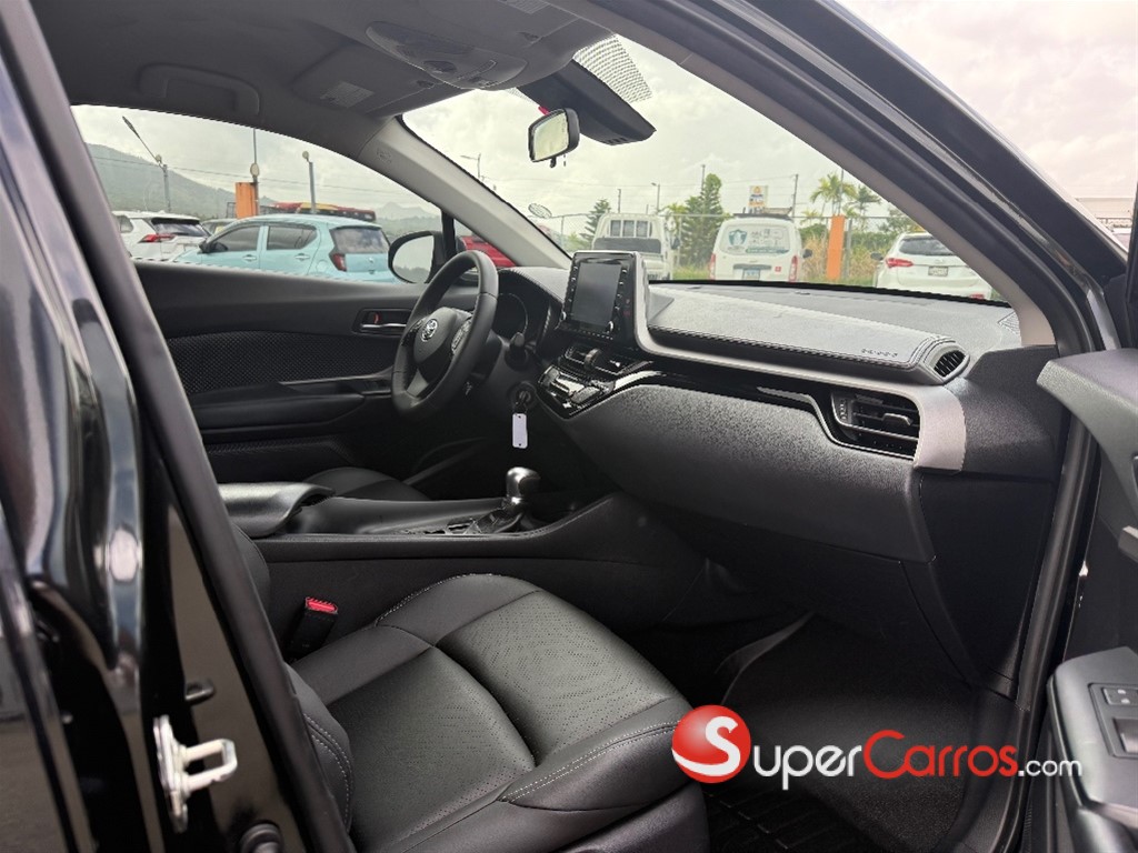 2020 Toyota C-HR — foto 7 / 12