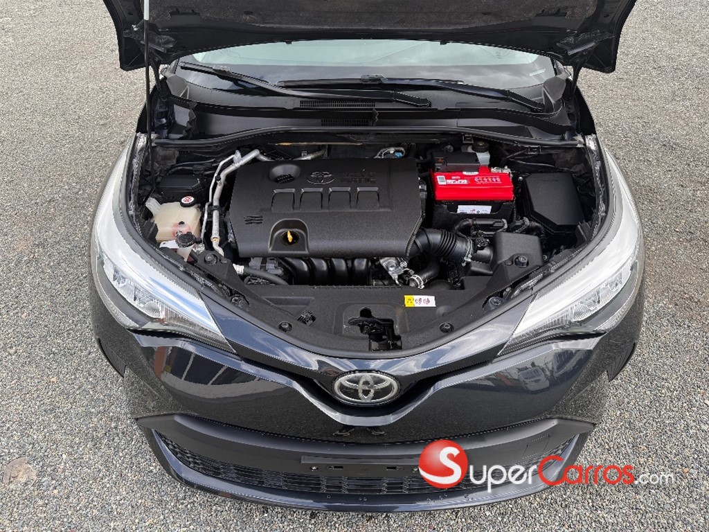 2020 Toyota C-HR — foto 10 / 12