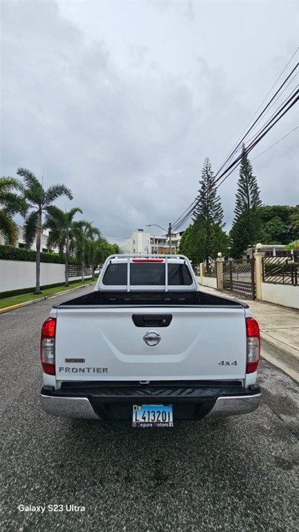 2020 Nissan Frontier NP300 — foto 2 / 9