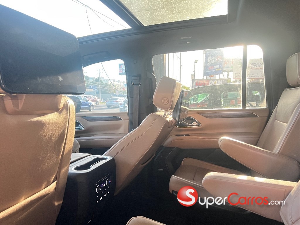 2022 Chevrolet Suburban Premier — foto 7 / 12