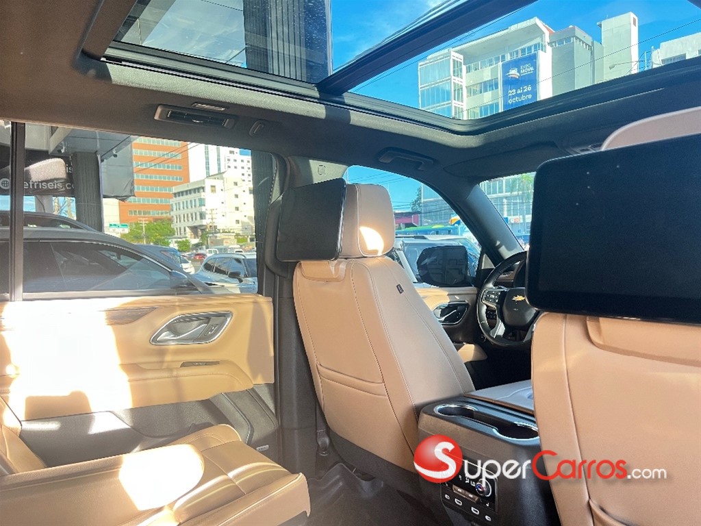 2022 Chevrolet Suburban Premier — foto 8 / 12