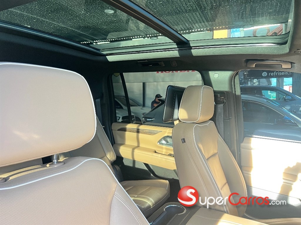 2022 Chevrolet Suburban Premier — foto 11 / 12