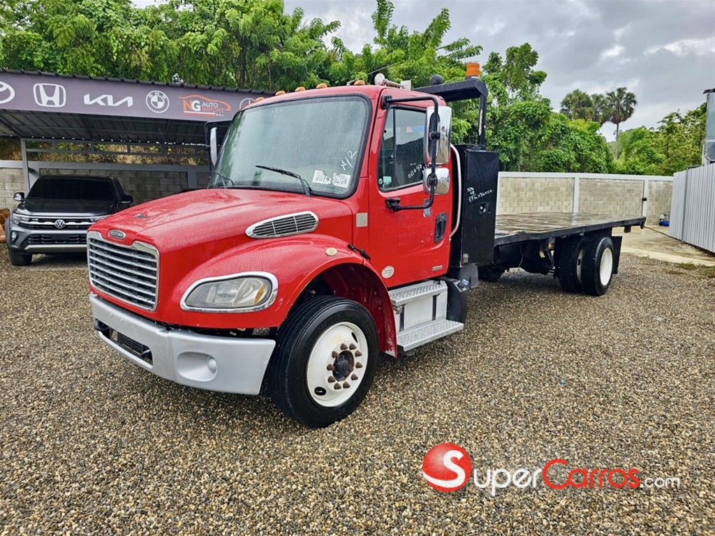 2011 Freightliner M2-106