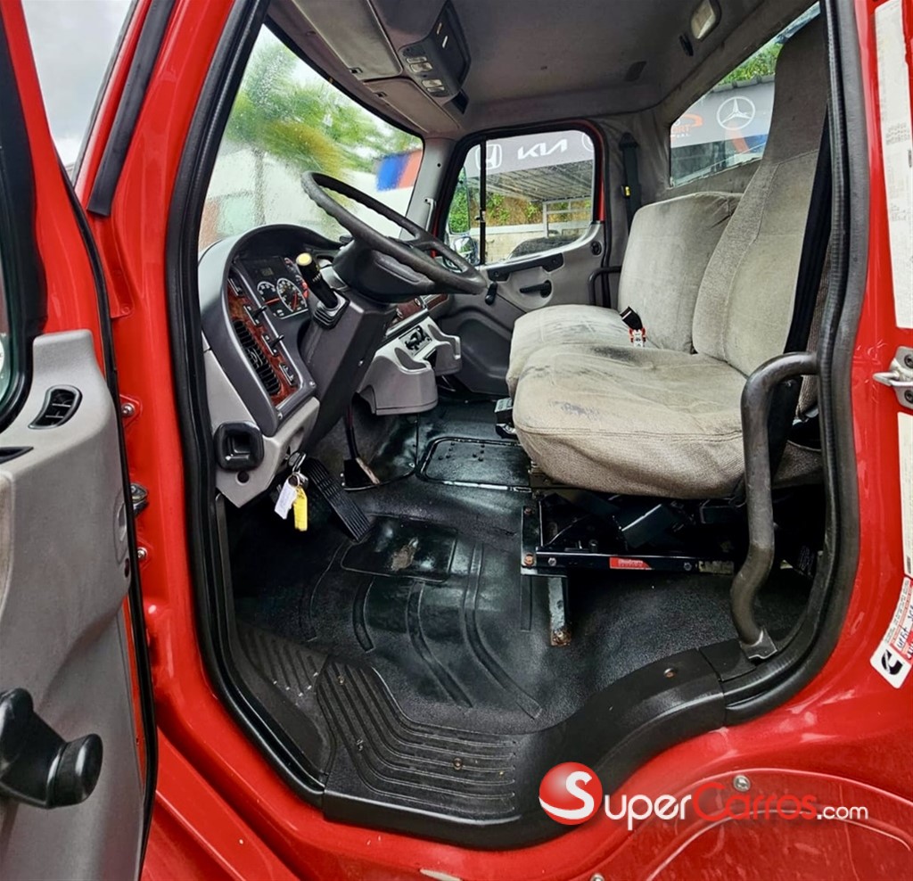 2011 Freightliner M2-106 — foto 9 / 10
