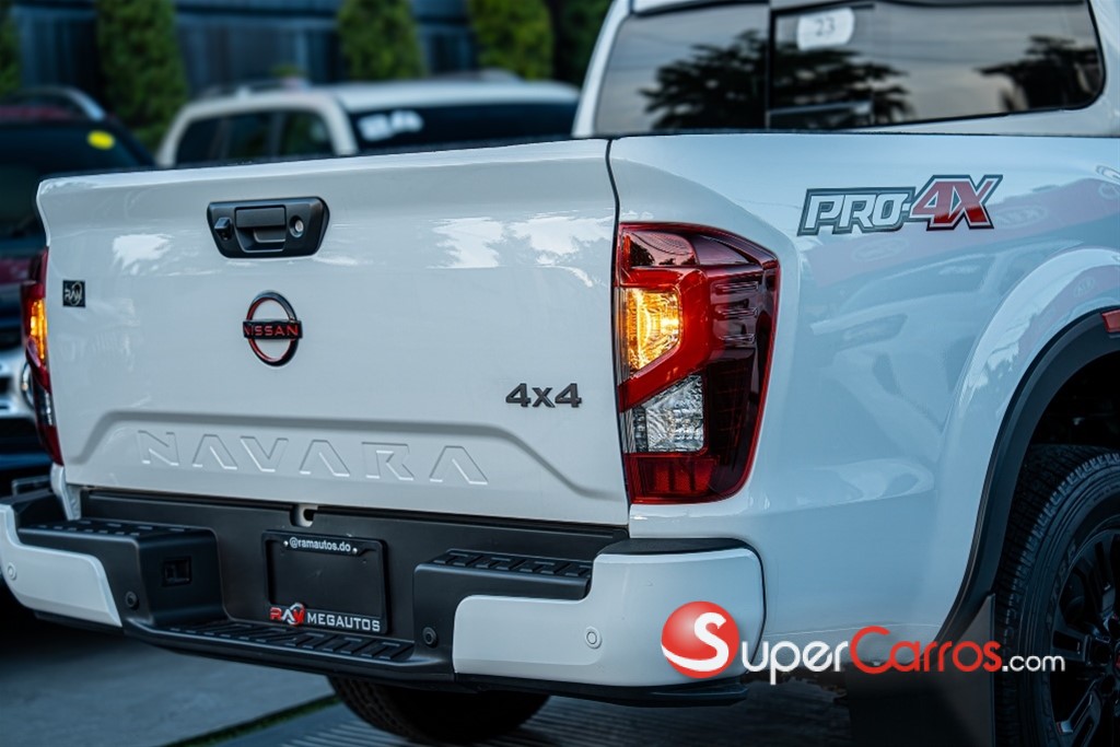 2025 Nissan Frontier Pro-4X — foto 6 / 12