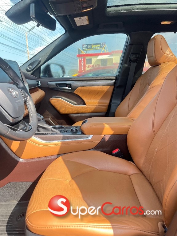 2020 Toyota Highlander Platinum — foto 9 / 10
