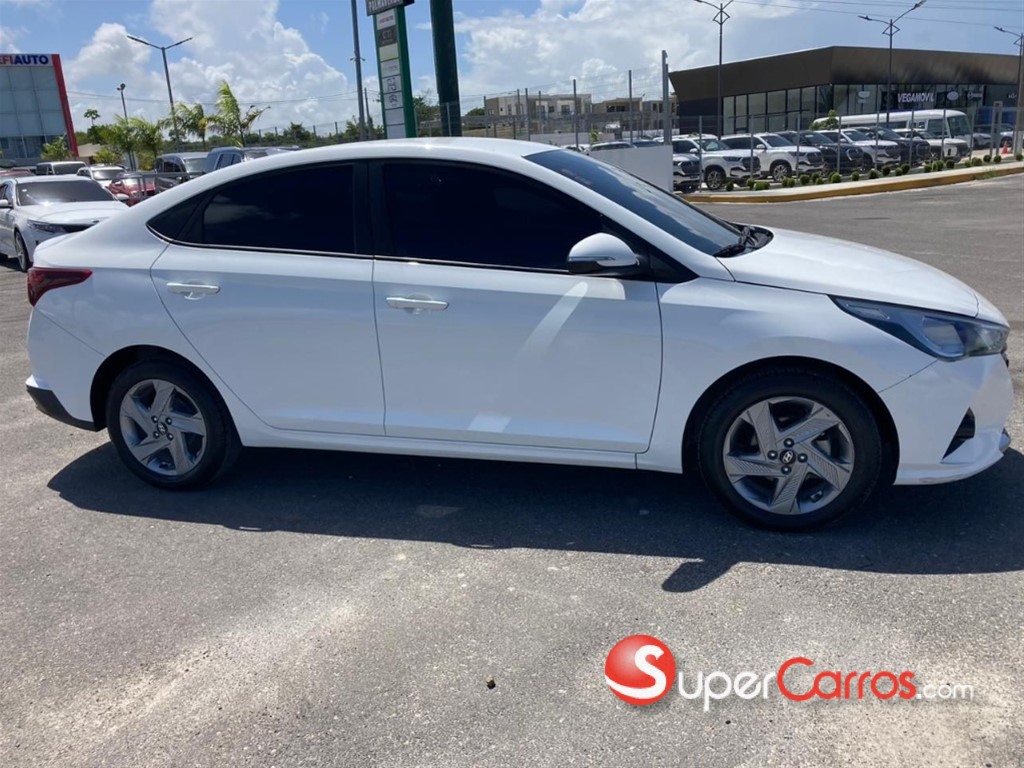 2023 Hyundai Accent — foto 3 / 9