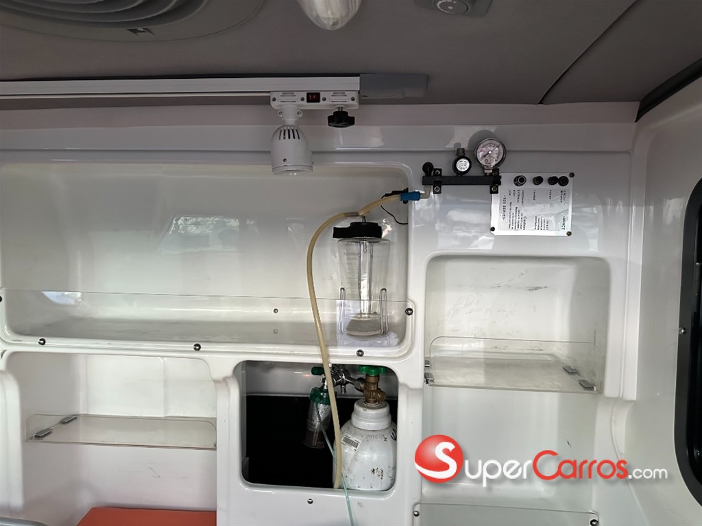 2014 Hyundai Grand Starex AMBULANCIA — foto 10 / 12