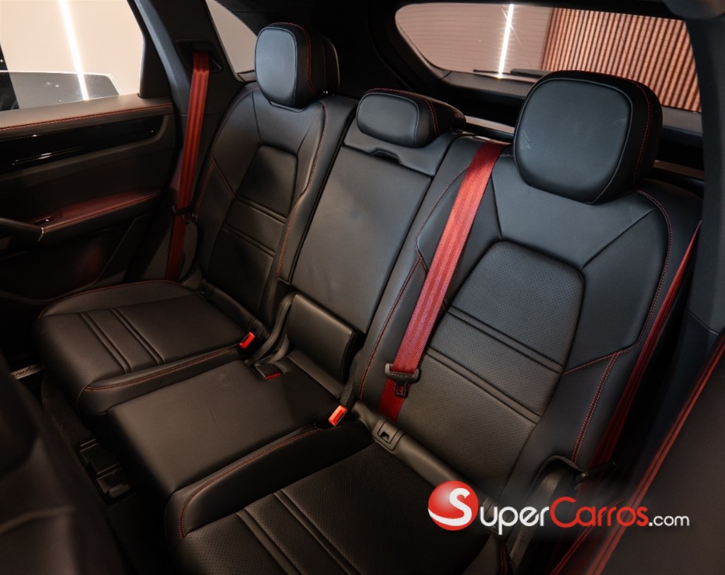 2022 Porsche Cayenne E-Hybrid — foto 10 / 12