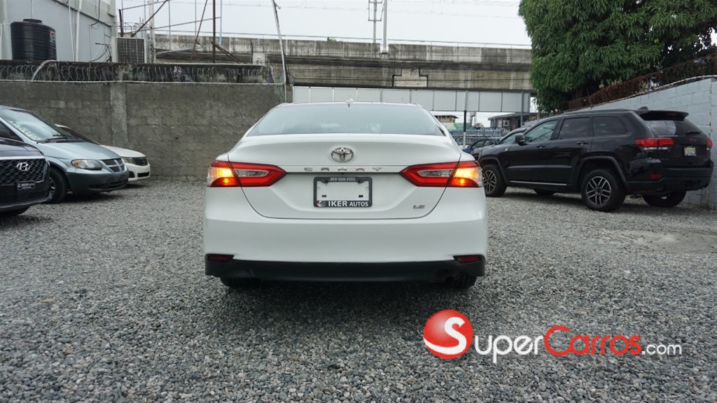2020 Toyota Camry LE — foto 5 / 10